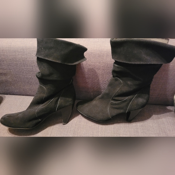 Boots - Picture 5 of 7